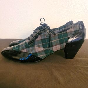 Soft Style ankle boots